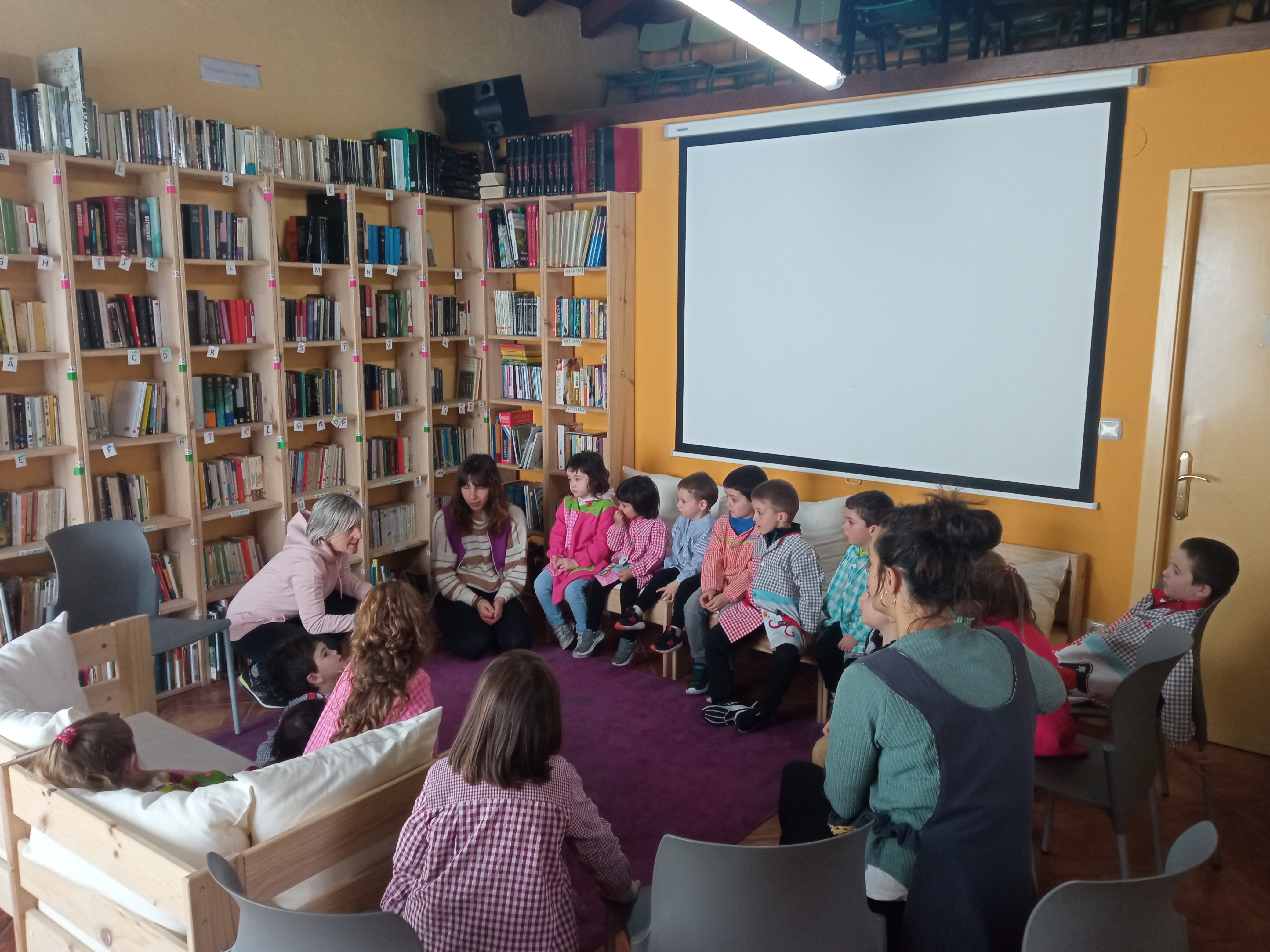 Actividades de animación a la lectura en la biblioteca de Arantza